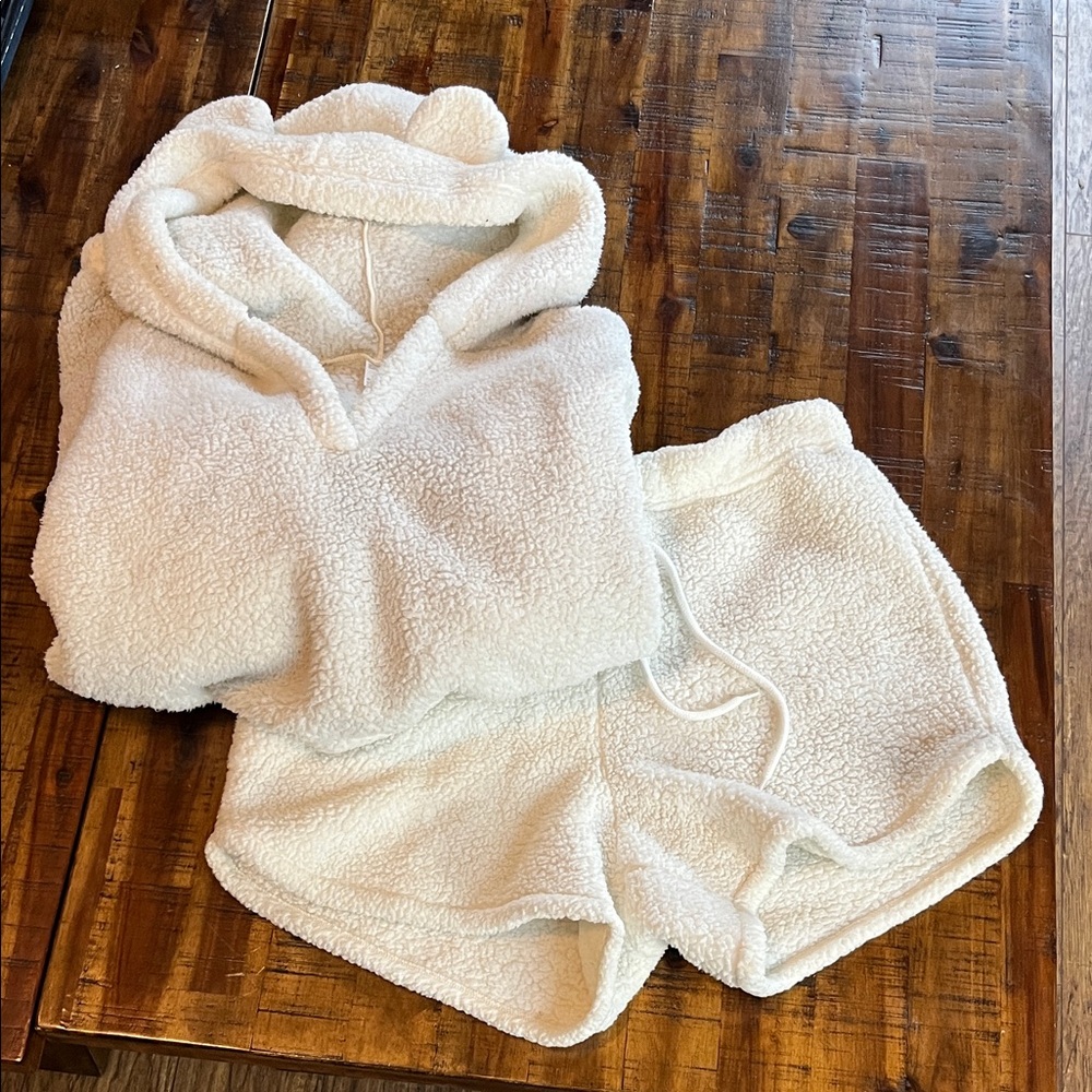 Gilly Hicks Cream Fleece Hoodie and Shorts Set - Picture 1 of 11
